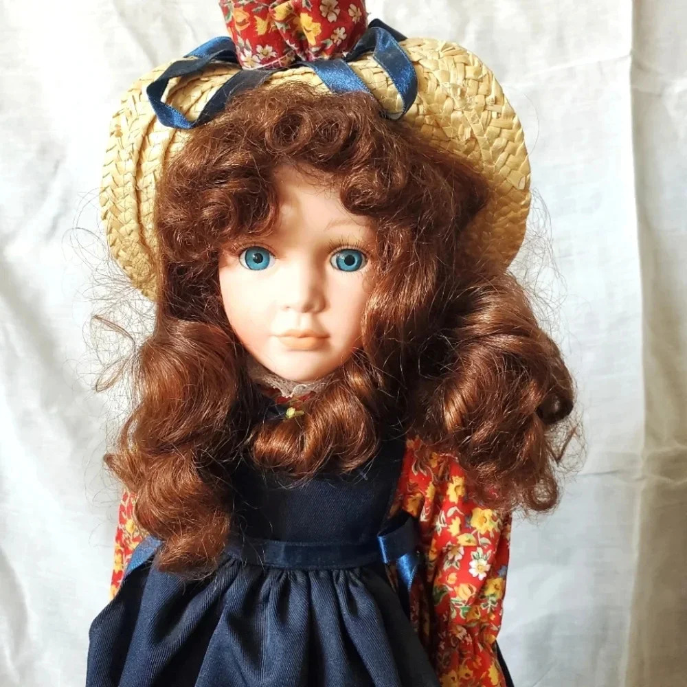COLLECTIBLE MEMORIES | Norma Jean Porcelain Doll